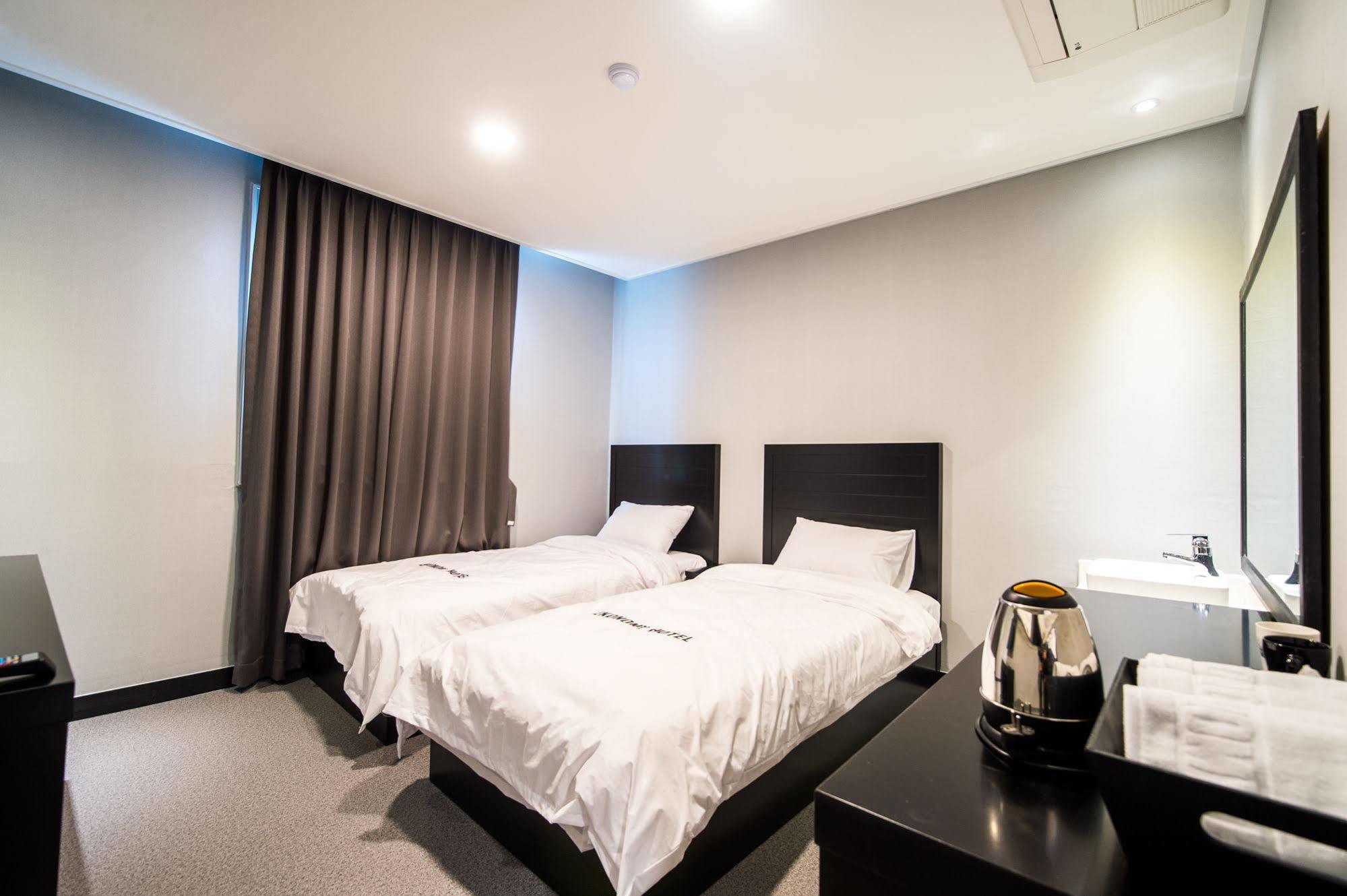 Ekonomy Hotel Sokcho Exterior photo